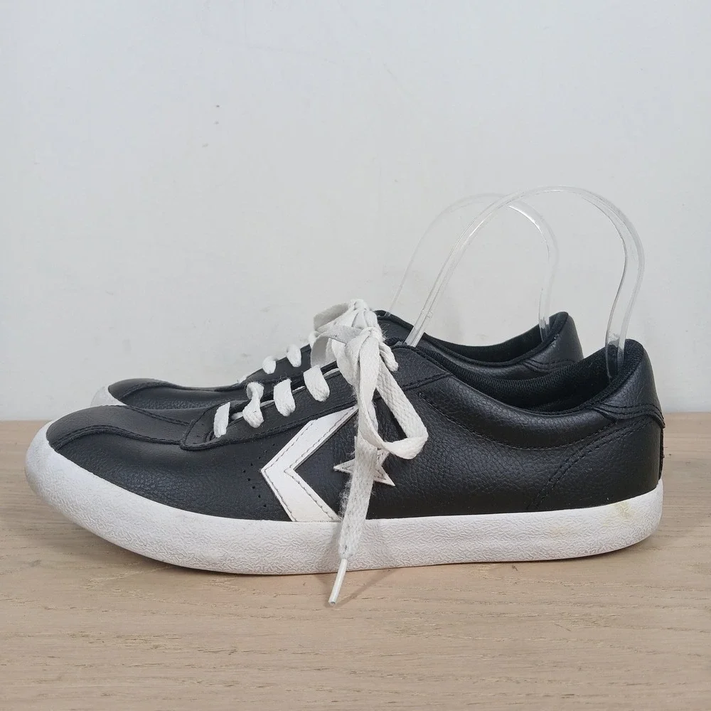 Converse Sneakers Junior US 6 Black White Leather Low Top Retro Skate Streetwear